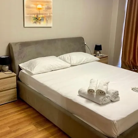 Helen's Tirana